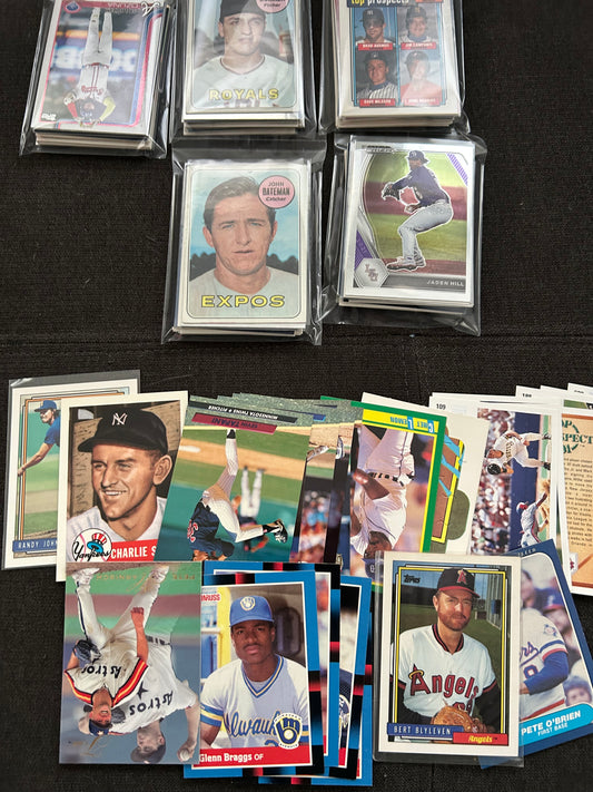 100 Vintage Baseball Cards of your FAVORITE Team (1980-2010) You must message me to get your team after ordering please!!!