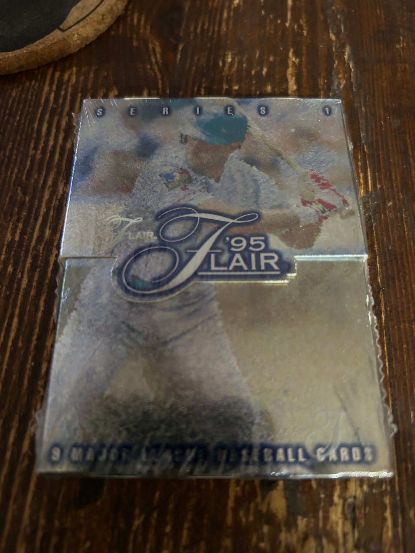 1995 Flair Baseball Hobby Pack. ( 1 Pack Lot).