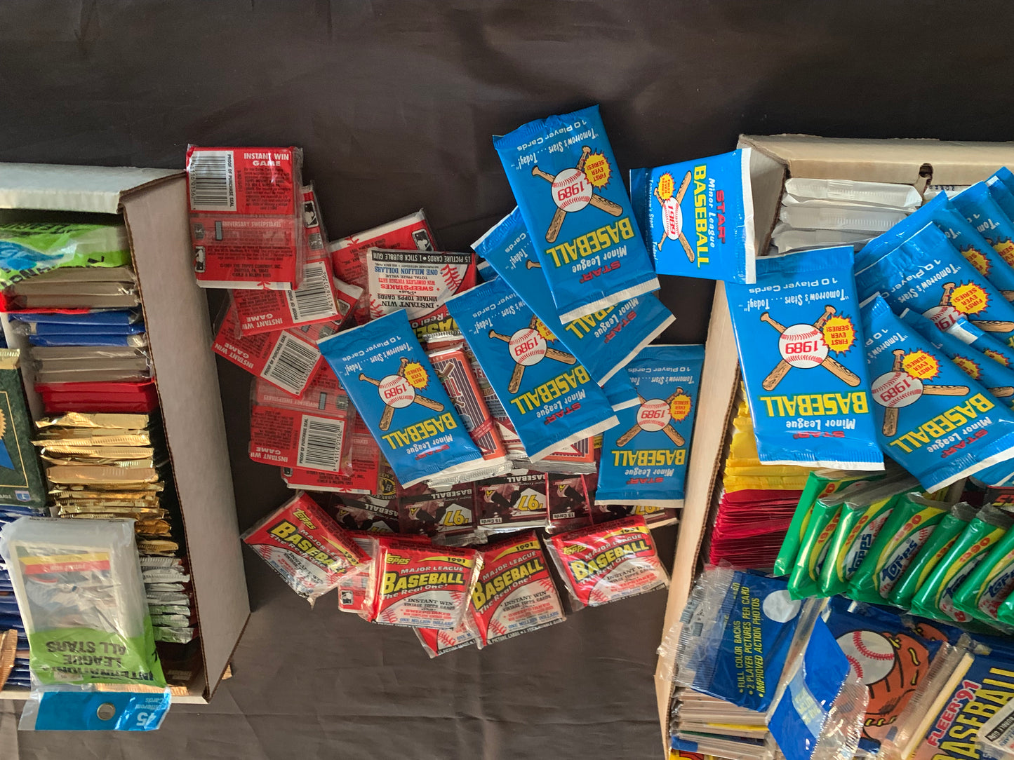 Vintage baseball 100 UN-OPENED Cards New un-opened Packs & (70) loose cards of your favorite sports team LOT