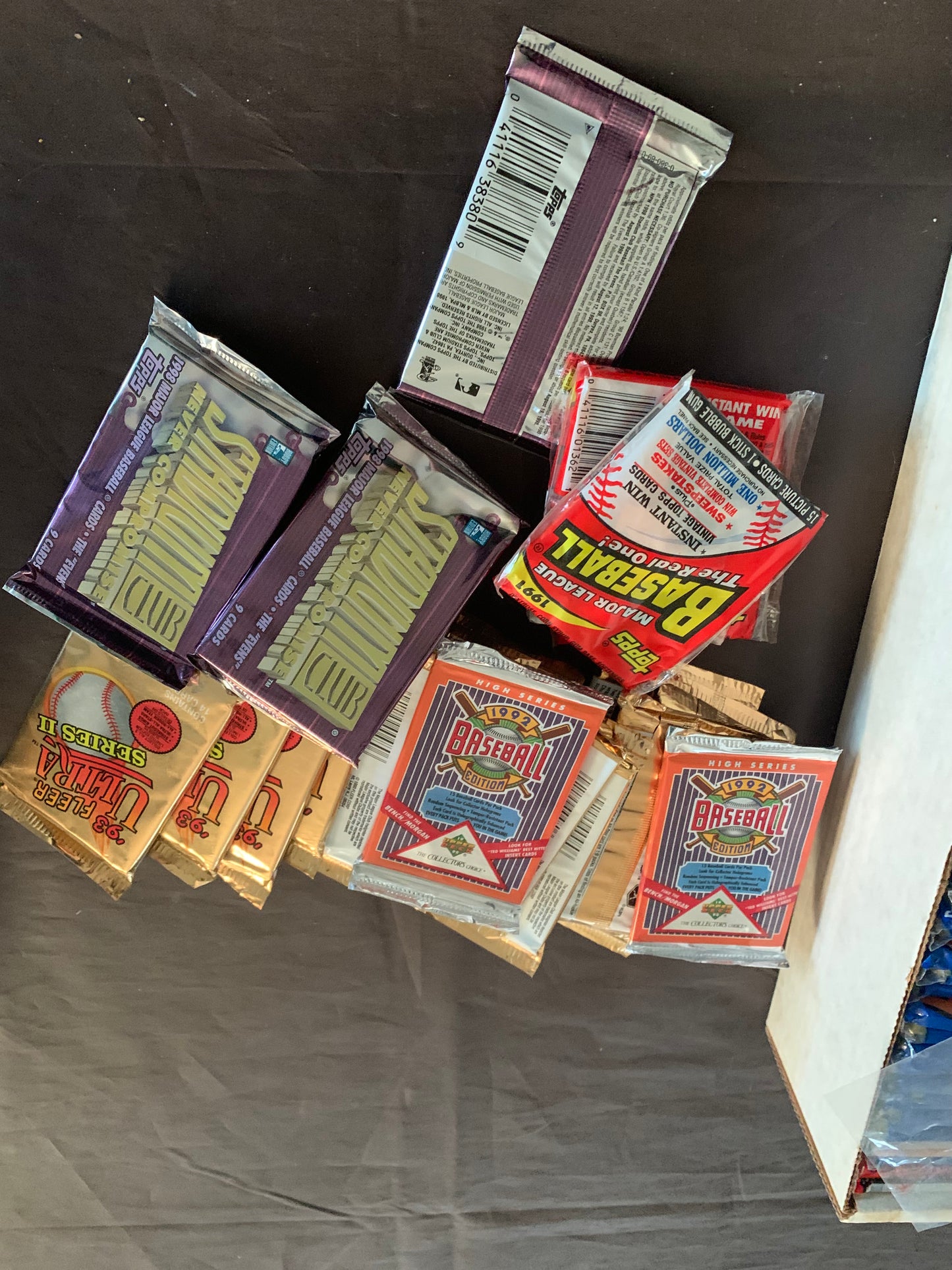 Vintage baseball 100 UN-OPENED Cards New un-opened Packs & (70) loose cards of your favorite sports team LOT