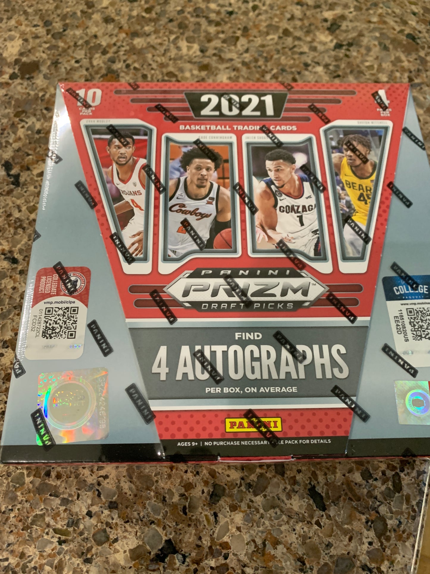2021 Panini Prizm Basketball Draft Picks Hobby Box. 4 Autographs per box.