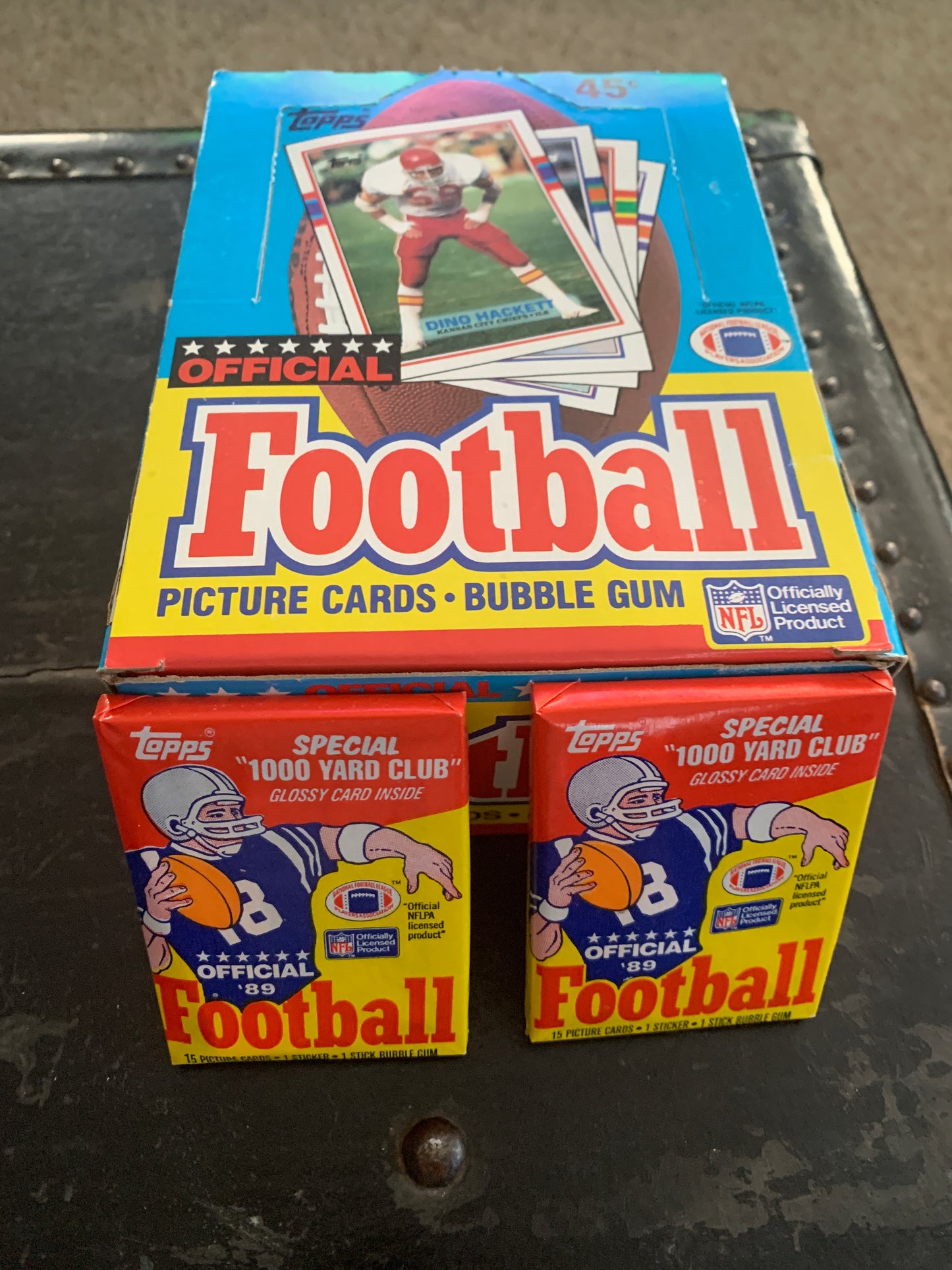 1989 Topps Football (1) ONE WAX PACK from one box