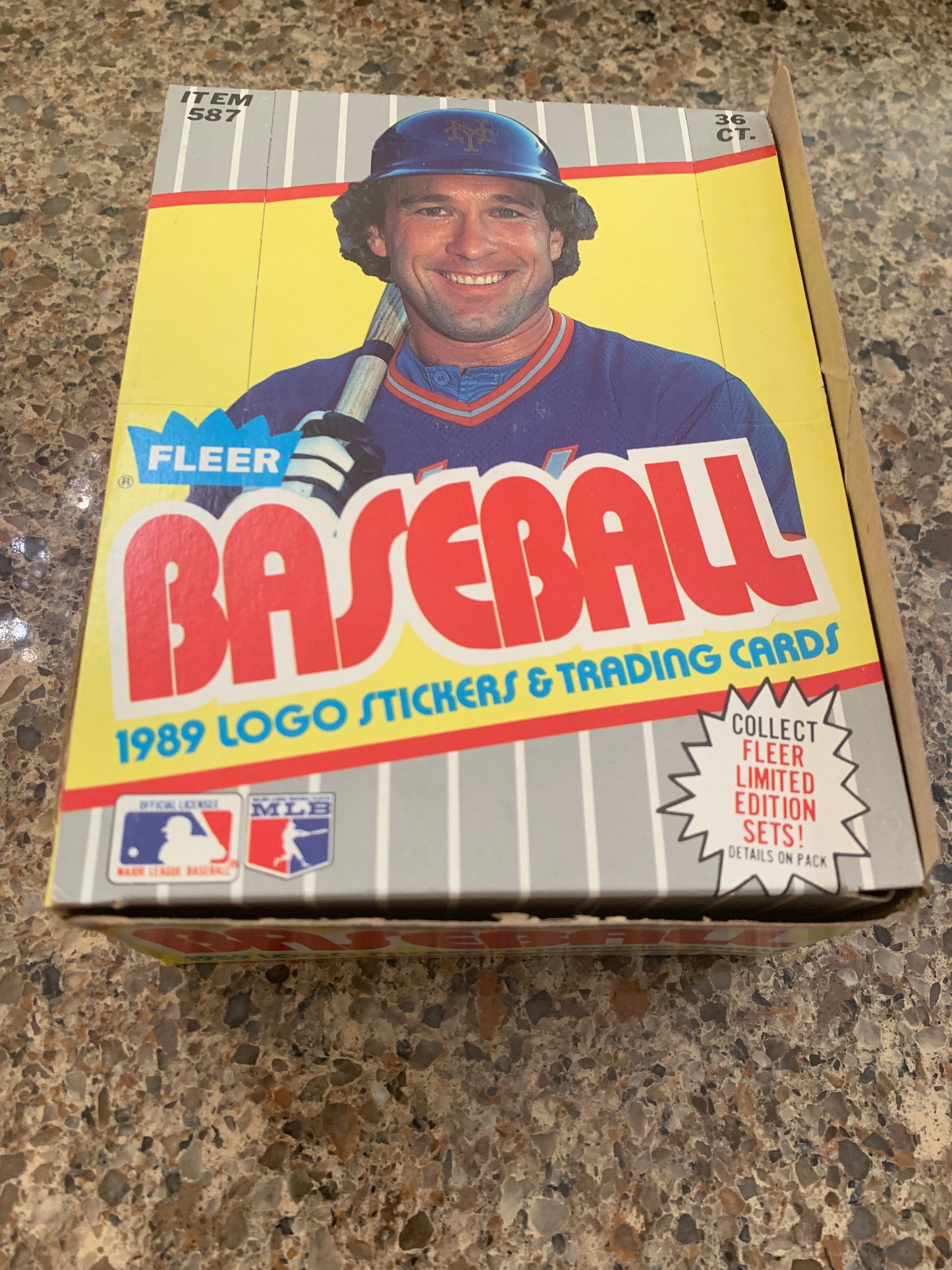 1989 Fleer Baseball Hobby Box 36 packs per box, 15 cards per pack