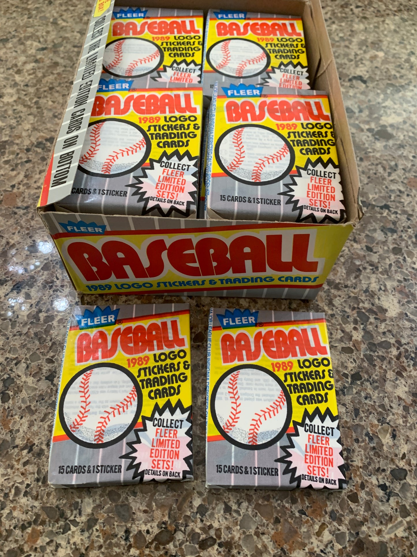 1989 Fleer Baseball Single Hobby Pack. Griffey JR RC?