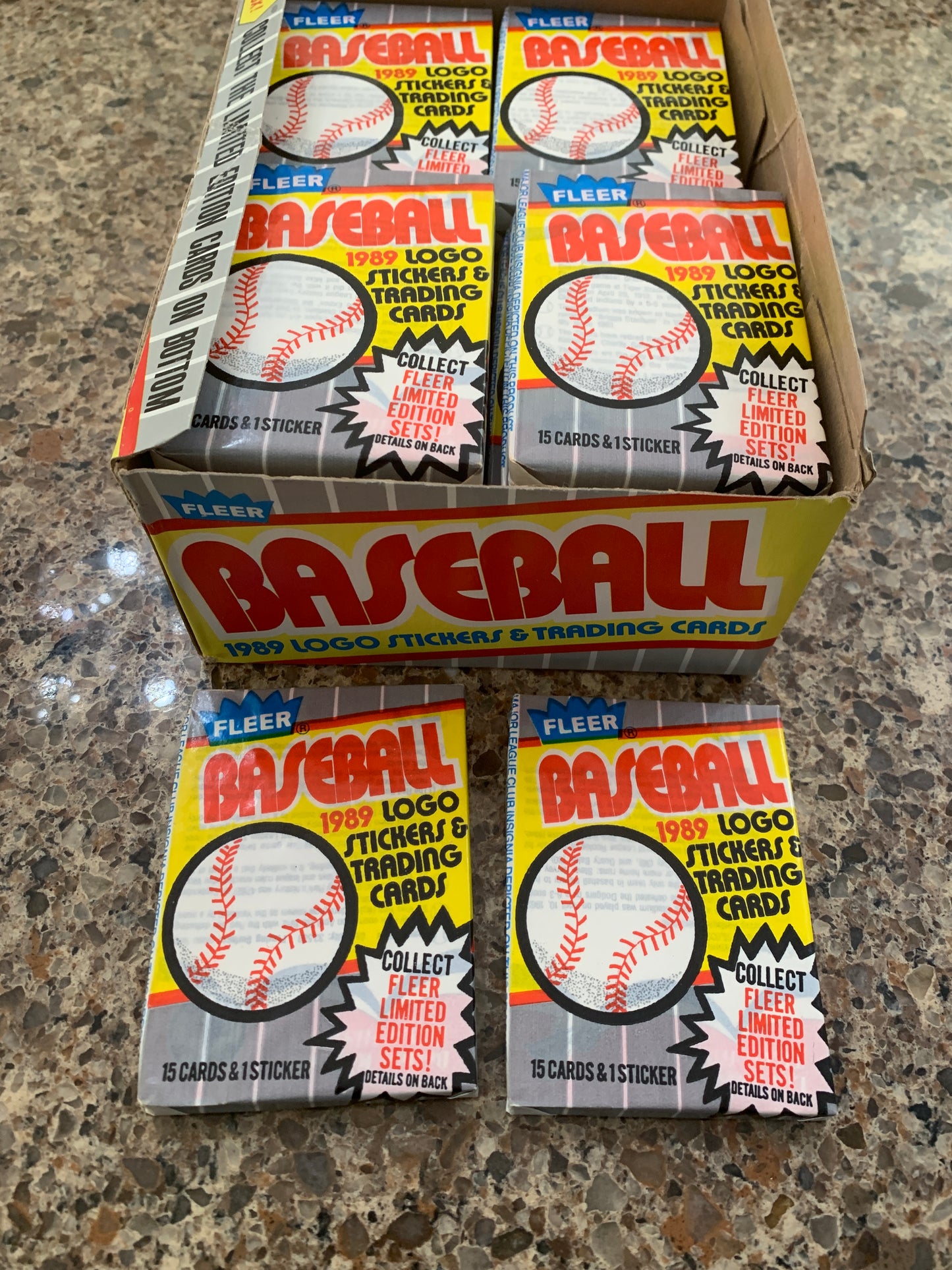 1989 Fleer Baseball Single Hobby Pack. Griffey JR RC?