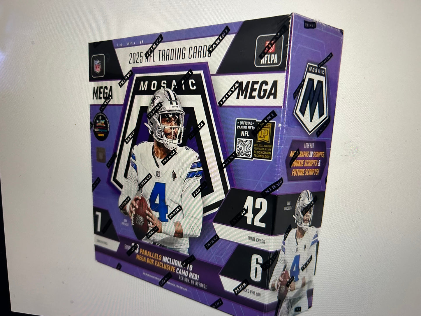 2025 Panini Mosaic Football Hobby Mega Box
