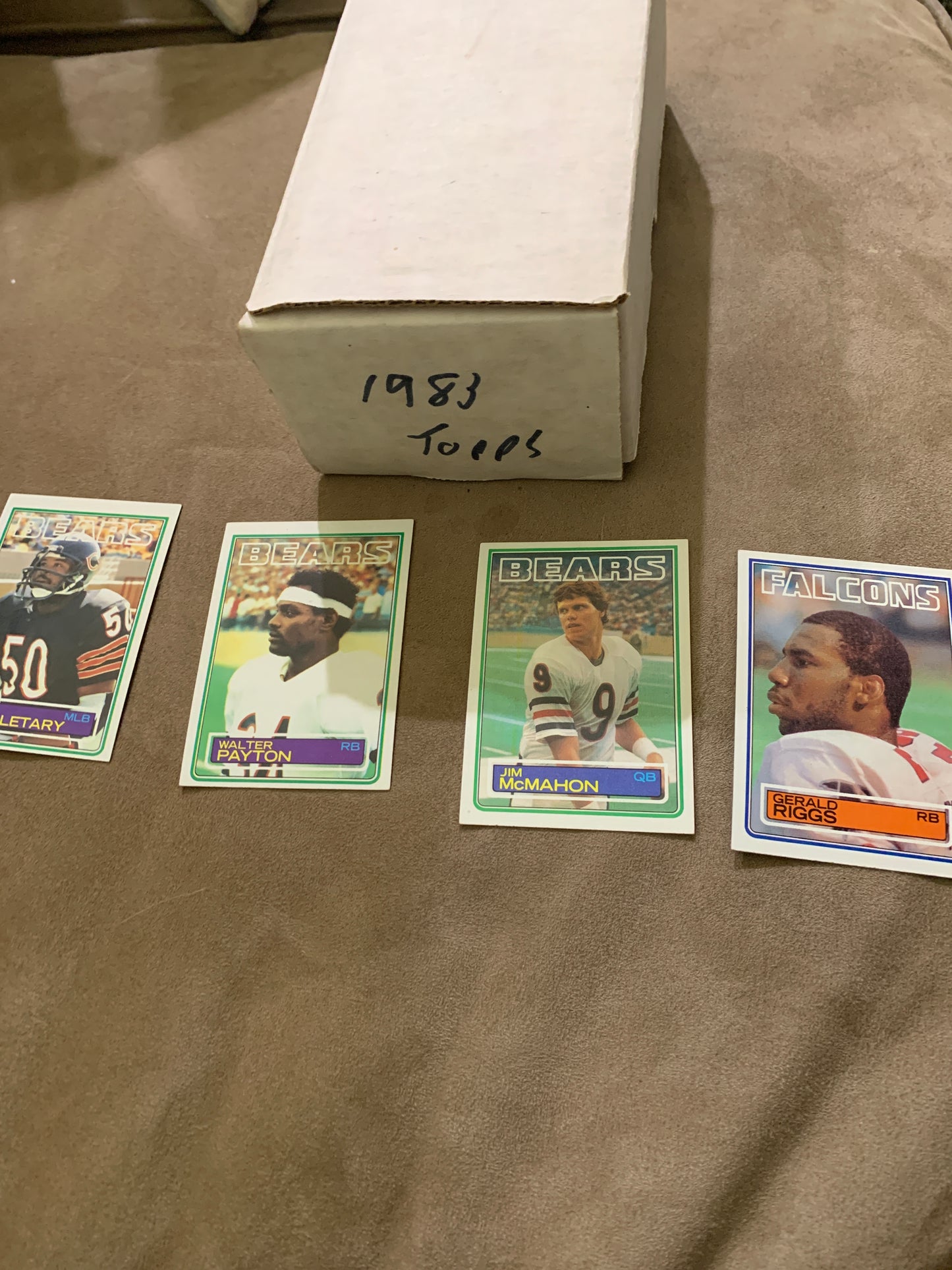 1983 Topps Football complete Hand Collected Singletary RC, McMahon RC, Riggs RC