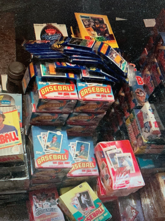 Vintage 20 different packs (Over 300+ Cards!!) of UNOPENED Vintage BASEBALL cards from the 80's and 90's