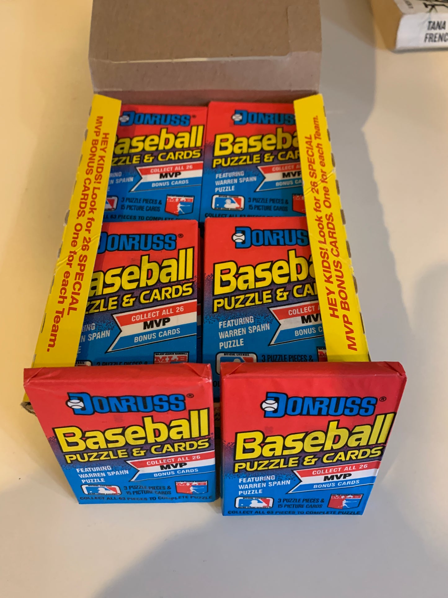 1989 Donruss Vintage Single Pack from a freshly opened box. look for RC Griffey JR,Randy Johnson,Biggio,Curt Schilling