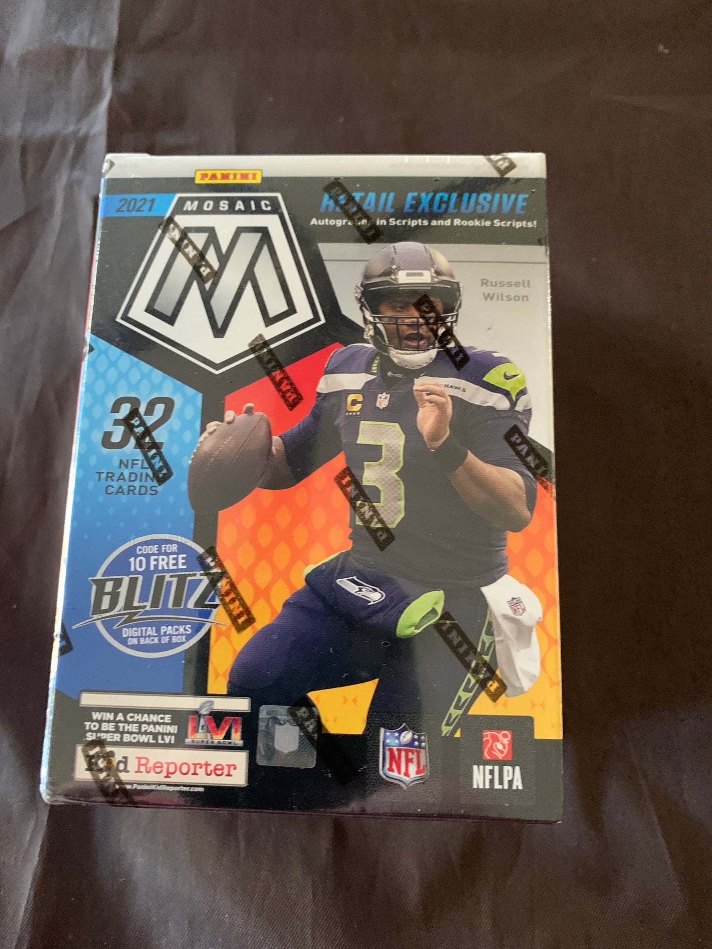 2021 Panini Mosaic NFL Football Blaster Box 32 Cards Brand New Factory Sealed.