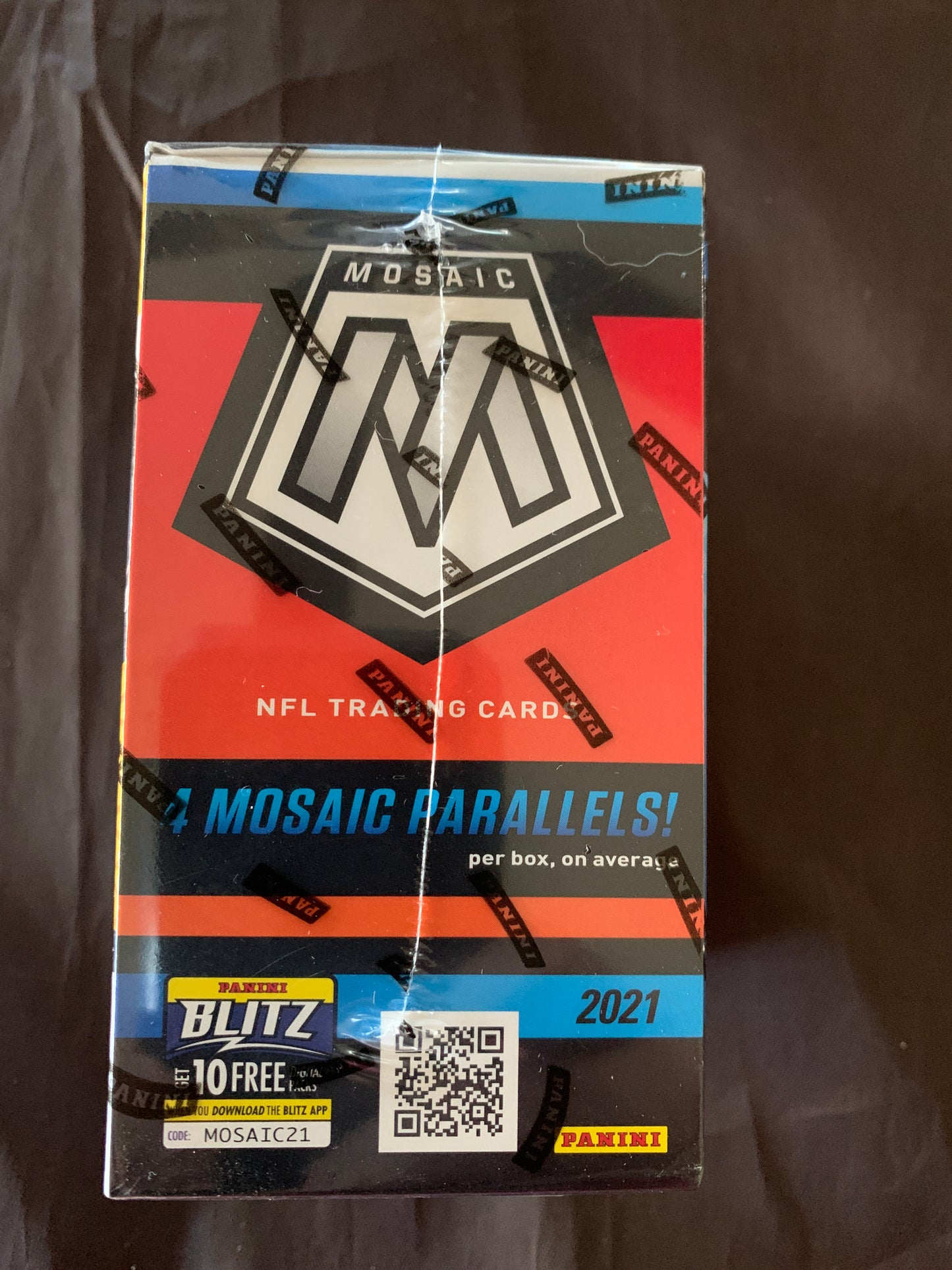 2021 Panini Mosaic NFL Football Blaster Box 32 Cards Brand New Factory Sealed.