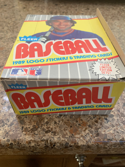 1989 Fleer Baseball Hobby Box  36 packs per box, 15 cards per pack