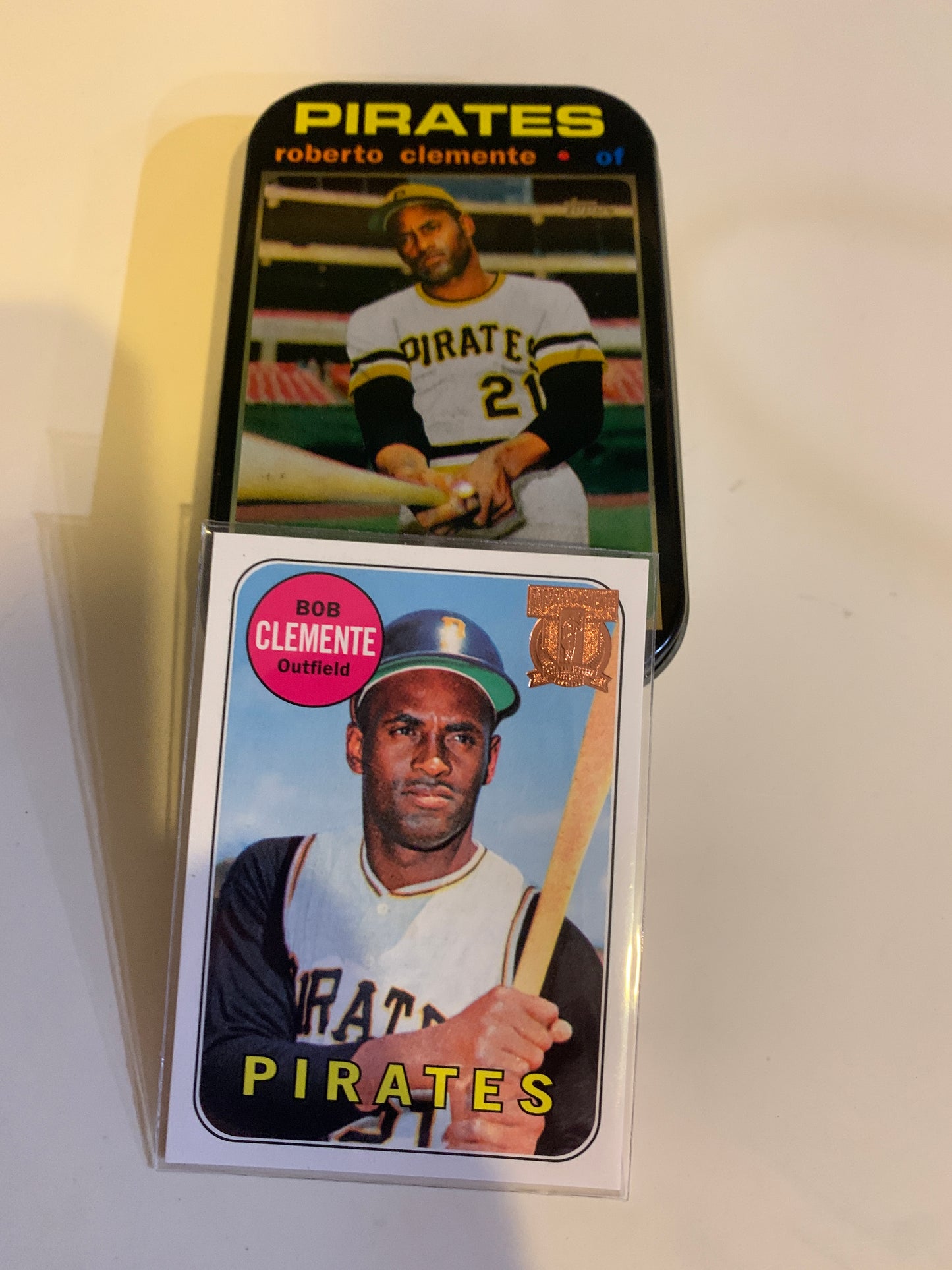 1998 Topps Roberto Clemente Commemorative 1955 Tin empty. With 1 Card