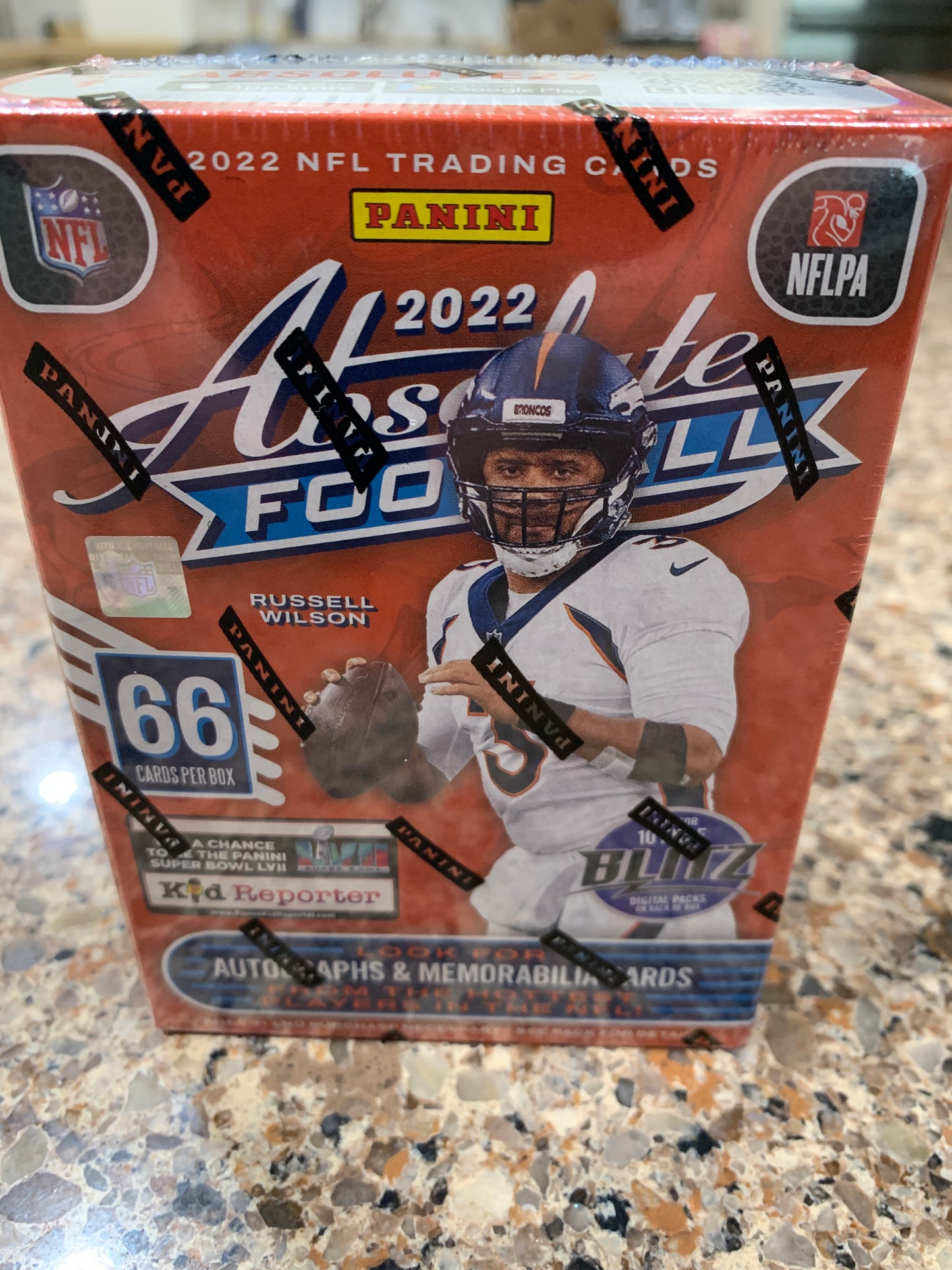 2022 Absolute Football Blaster Box Green Parallels and Kaboom